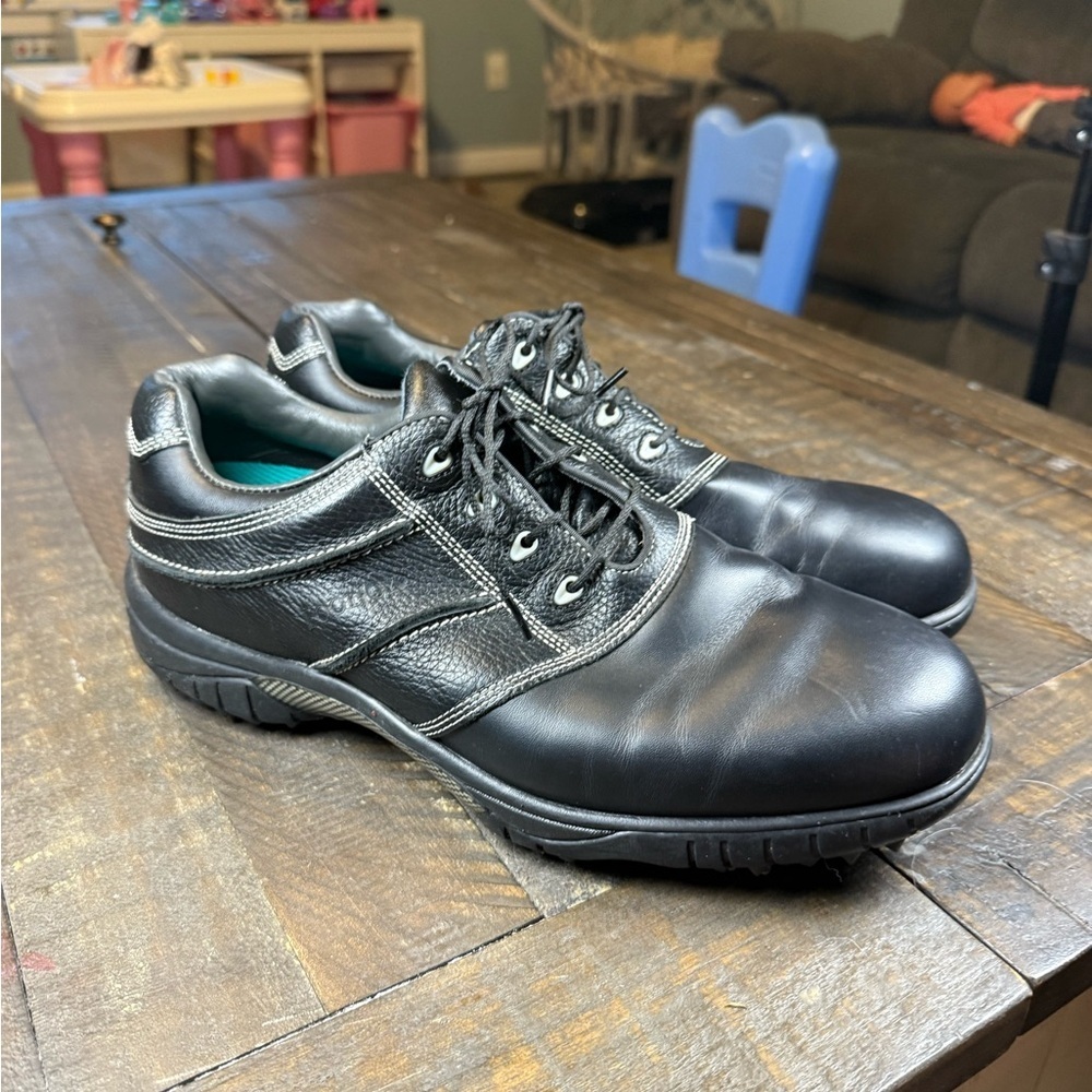 FootJoy Golf Shoes Women’s Black Leather Golf Shoes Size 10 SoftSpikes - Picture 6 of 13